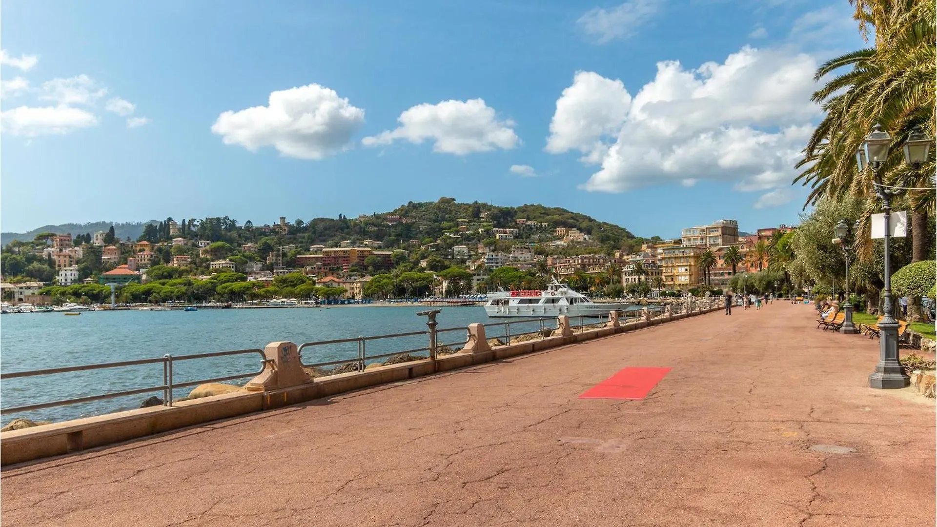 Awesome Home In Rapallo With Kitchen 0*,  איטליה
